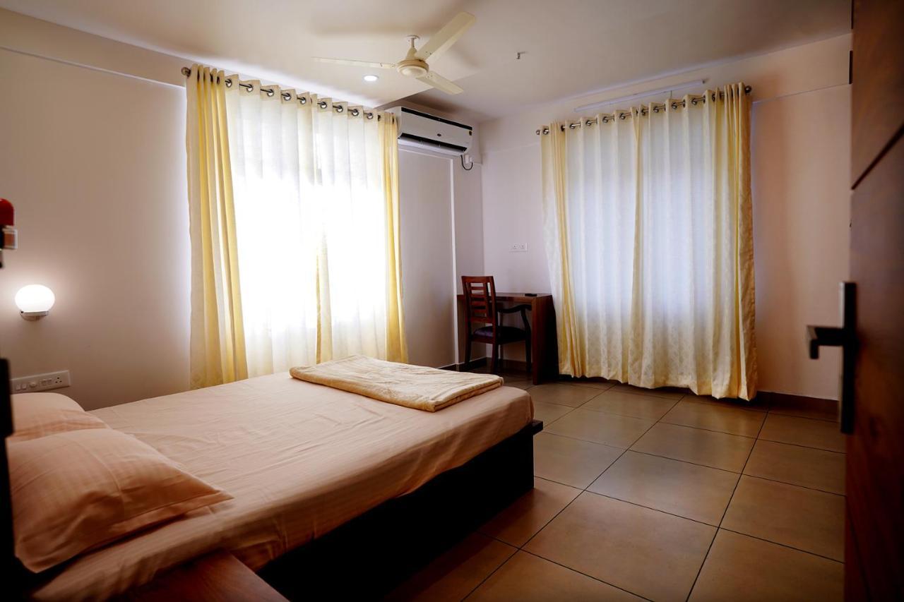 Kadampanattu'S Homestay Kochi Exterior photo